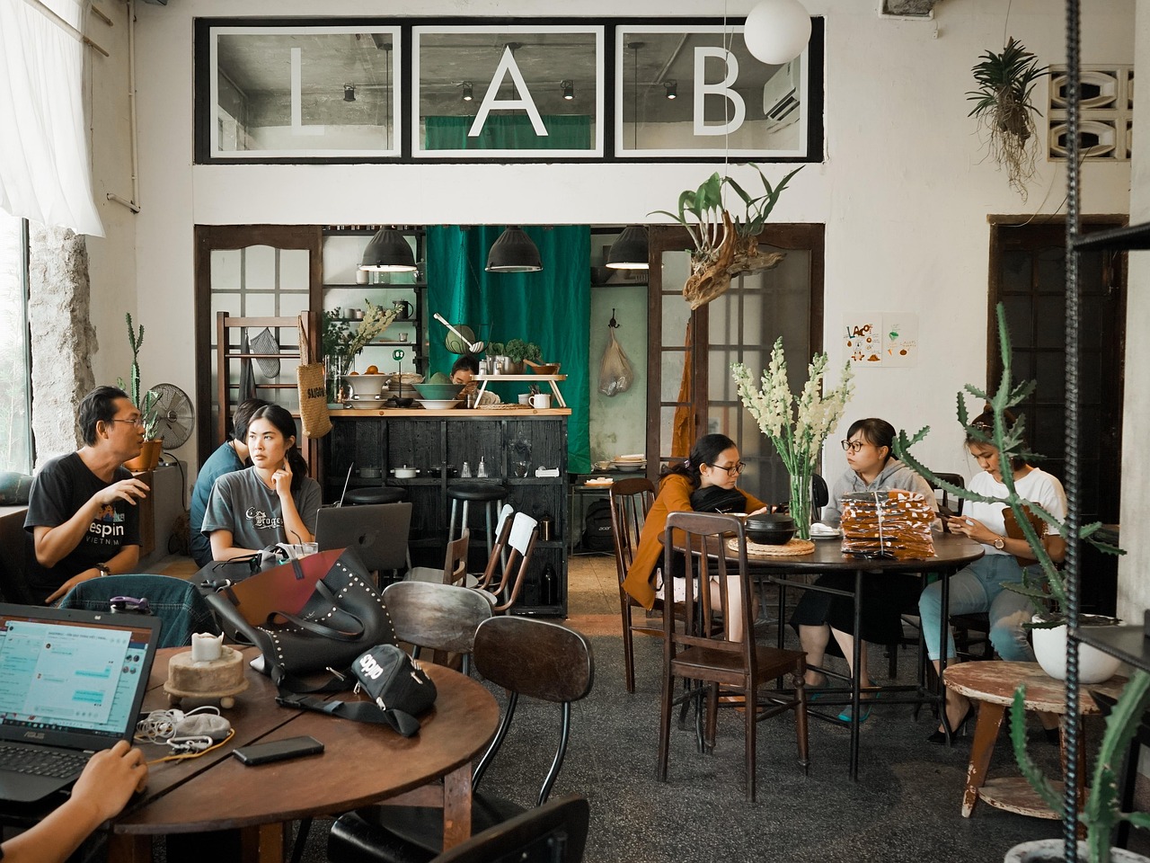 以政策法规保驾护航,建立完整的防范机制